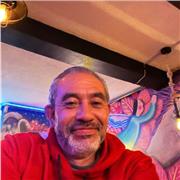 Maestro de artes visuales y danza, con experiencia de 23 años